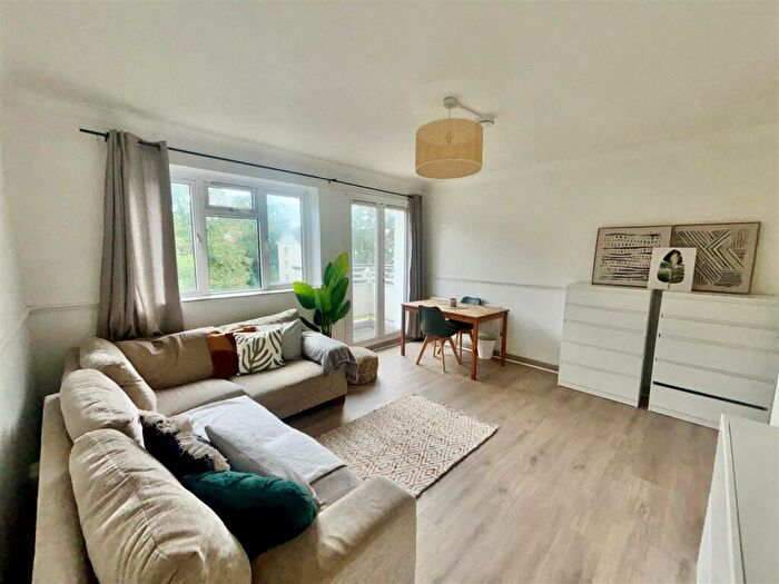 4 Bedroom Apartment To Rent In Kingston Hill, KT2