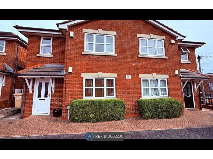 2 Bedroom Flat To Rent In Horwich, Bolton, BL6