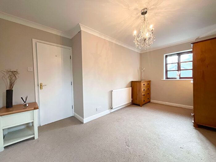 2 Bedroom Flat For Sale In Park Drive, Mill Court Park Drive, ST4