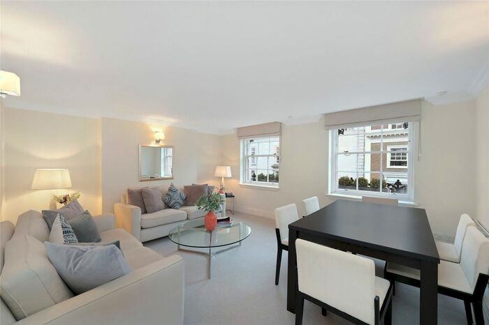 3 Bedroom Flat To Rent In Davies Street, Mayfair, London, W1K
