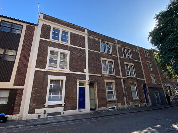 6 Bedroom Terraced House To Rent In Clarence Place, Kingsdown, Bristol, BS2