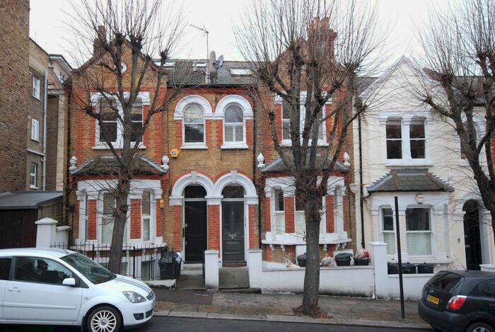 2 Bedroom Flat To Rent In Glycena Road, London, SW11