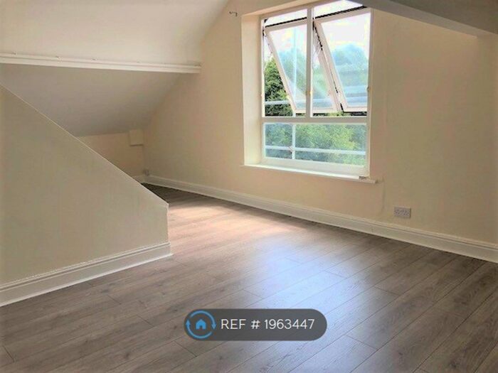 1 Bedroom Flat To Rent In Lee House, Newcastle-Under-Lyme, ST5