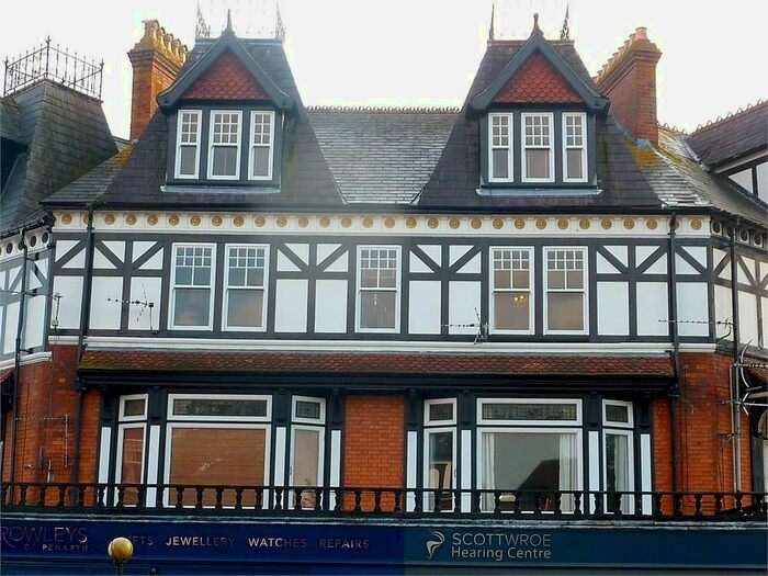 1 Bedroom Flat To Rent In Royal Close, Penarth, CF64