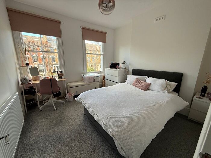 2 Bedroom Flat To Rent In Evering Road, London, N16