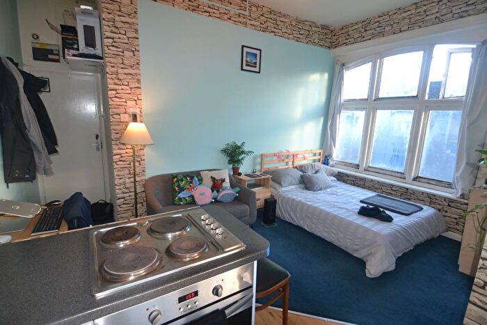 Studio To Rent In High Road, Stratford, E11