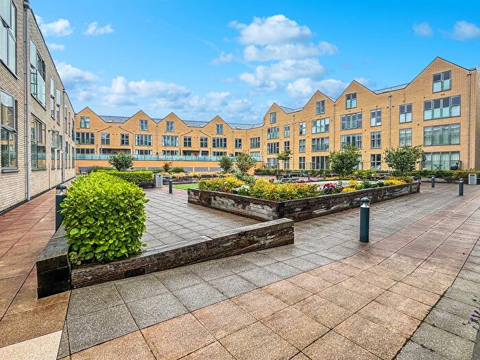 1 Bedroom Flat For Sale In Waterside Marina, Brightlingsea, Colchester, CO7