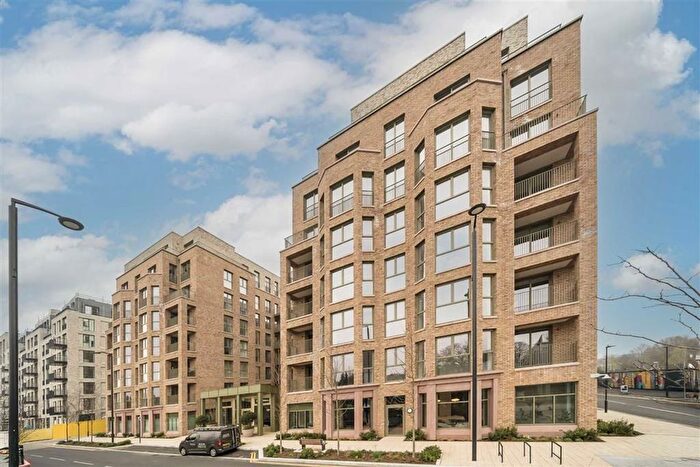 2 Bedroom Flat To Rent In Ribbon Lane, London, NW2