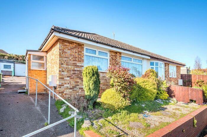 2 Bedroom Semi Detached Bungalow For Sale In The Broadway, Rodbourne Cheney, Swindon, SN25