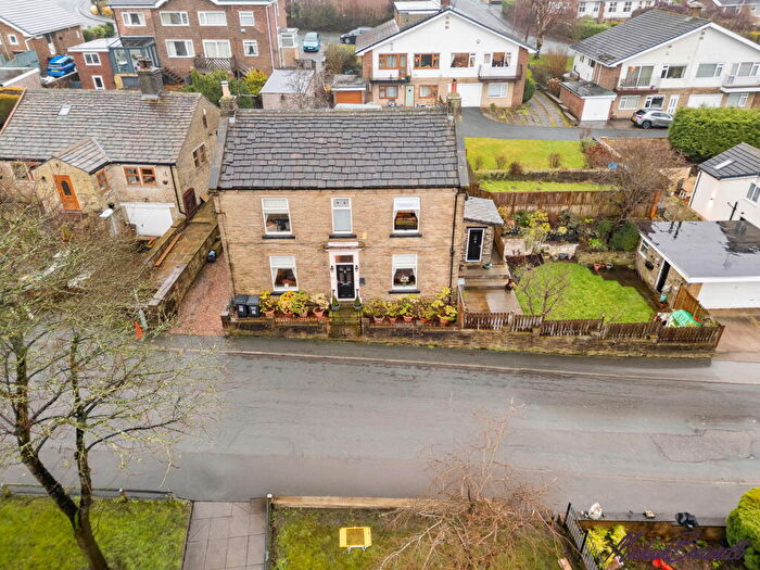3 Bedroom Detached House For Sale In Brow Lane, Shelf, Halifax, HX3