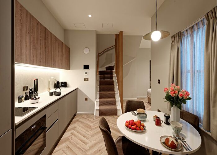 Studio To Rent In Clanricarde Gardens, London, W2