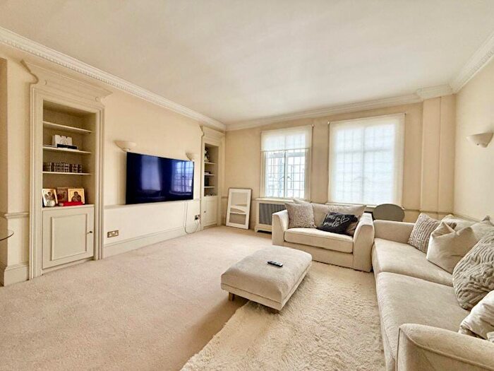 2 Bedroom Apartment To Rent In Baker Street, NW1