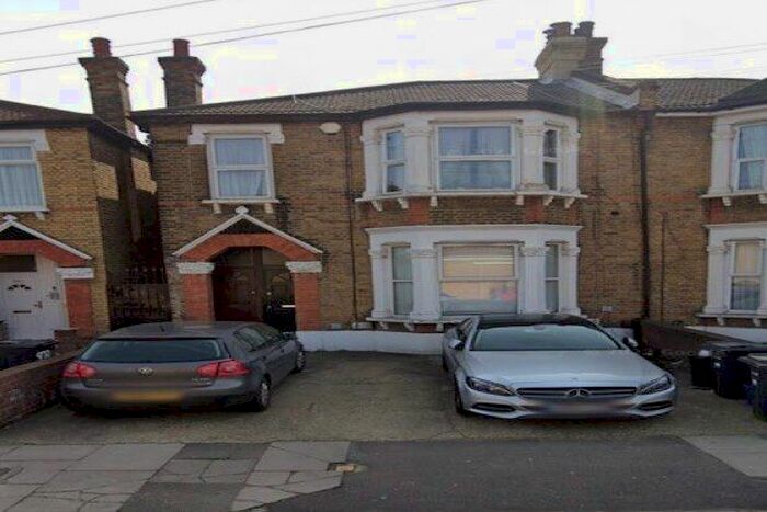2 Bedroom Flat To Rent In Wellesley Road, Ilford, IG1