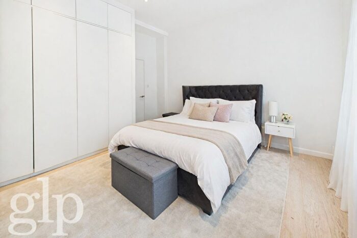 2 Bedroom Flat To Rent In Shaftesbury Avenue, Soho, W1D