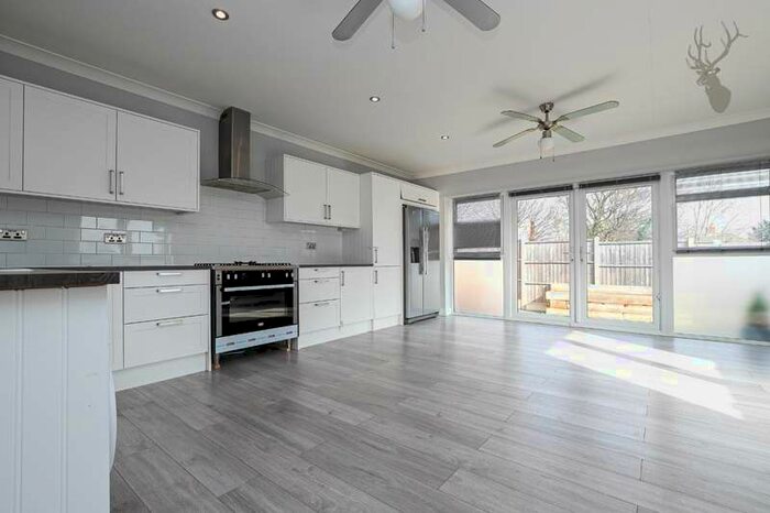 2 Bedroom House To Rent In Barncroft Road, Loughton, IG10