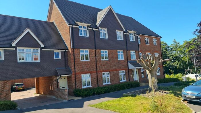 2 Bedroom Flat To Rent In Dimmer Drive, Salisbury, SP2