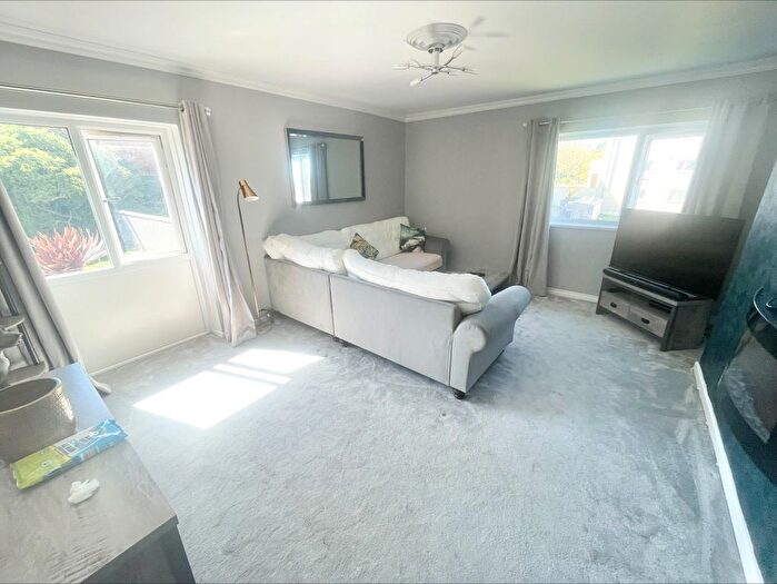 2 Bedroom Flat To Rent In Bryn Eglwys, Colwyn Bay, LL28