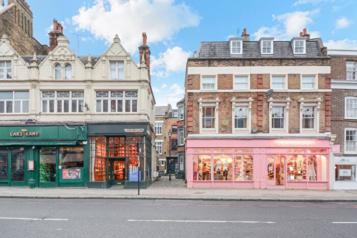 3 Bedroom Flat To Rent In Terretts Place, Islington, N1