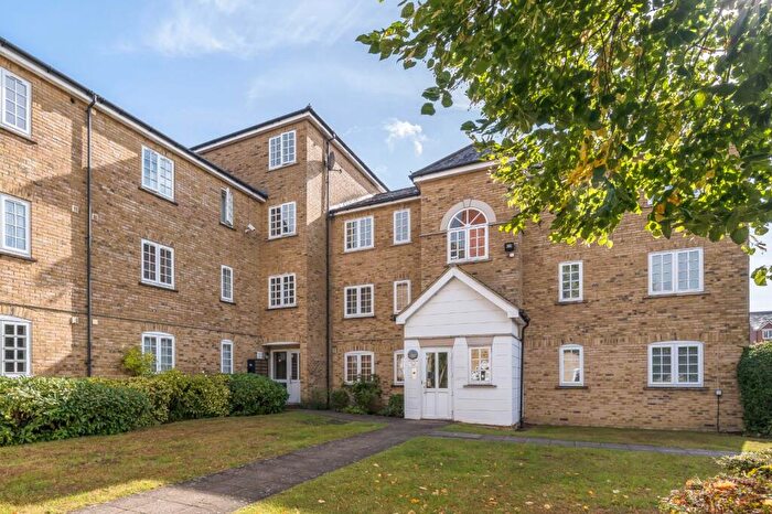 2 Bedroom Apartment For Sale In Edith Cavell Way, Shooters Hill, London, SE18
