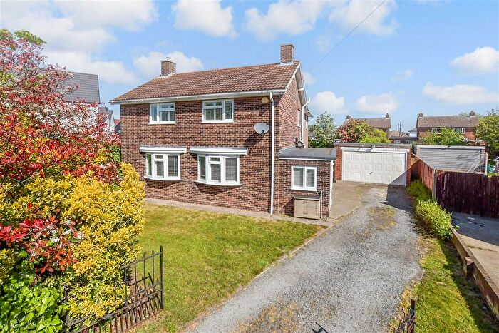 5 Bedroom Detached House For Sale In Edinburgh Road, Isle Of Grain, Kent, ME3