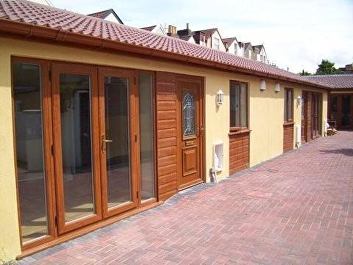 1 Bedroom Bungalow To Rent In South Street, Bristol, BS3