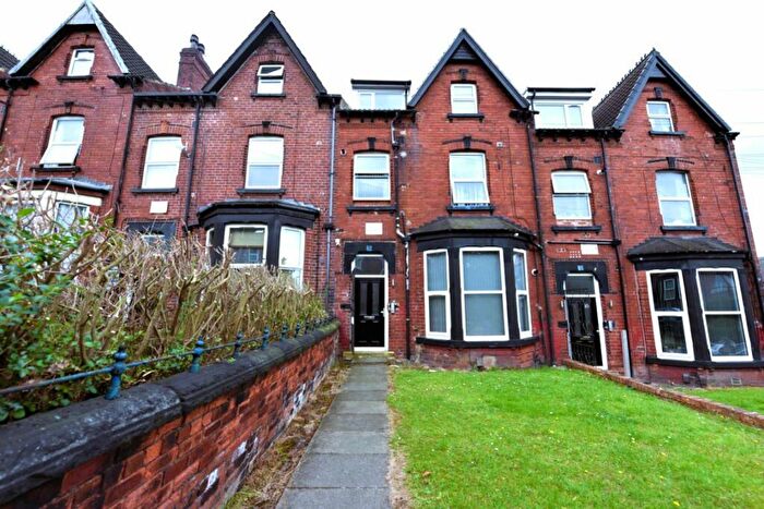 2 Bedroom Flat To Rent In A Kelso Street, LS2