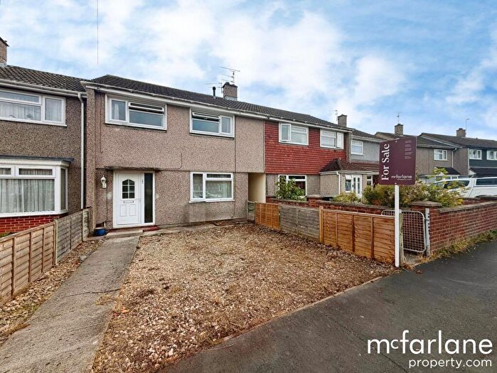 3 Bedroom Terraced House For Sale In Welcombe Avenue, Swindon, SN3