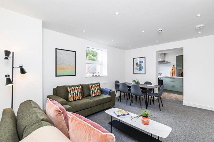 5 Bedroom Apartment To Rent In Bank Street - Five Bedroom En Suite Student Apartment - /, LN2