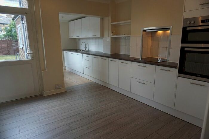 3 Bedroom Semi-Detached House To Rent In Aylesbury Road, Bromley, BR2