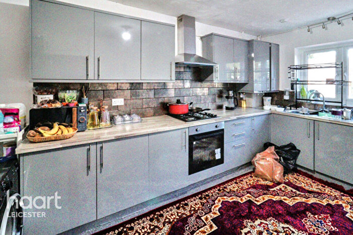 3 Bedroom Bungalow For Sale In Ainsdale Road, Leicester, LE3