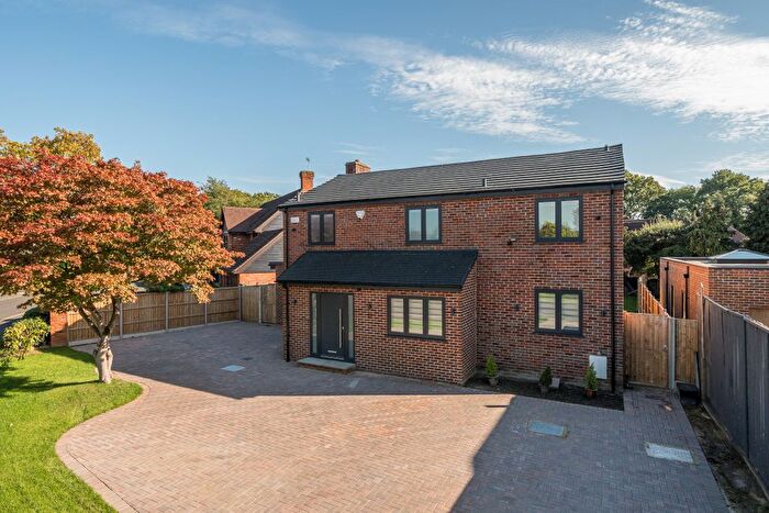 5 Bedroom Detached House For Sale In Seeleys Road, Beaconsfield, HP9