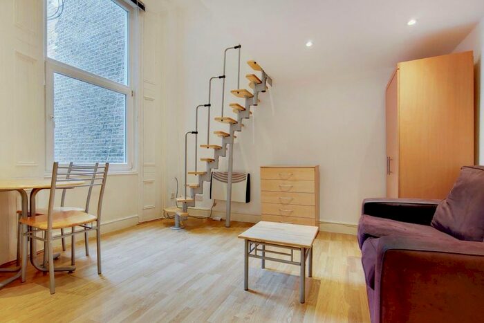 Studio To Rent In Collingham Place, Earls Court SW5