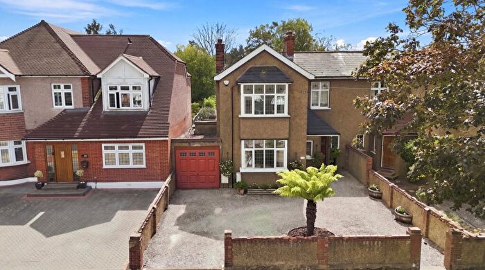 3 Bedroom Semi-Detached House For Sale In Ward Avenue, Grays, RM17