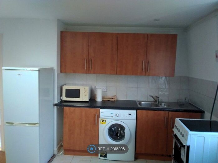 1 Bedroom Flat To Rent In Eastbourne Avenue, London, W3