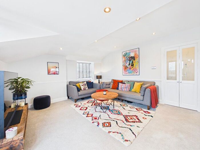 2 Bedroom Flat For Sale In Abingdon Lodge, Beckenham Lane, Bromley, Kent, BR2