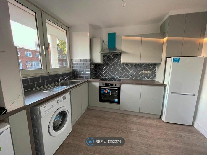 4 Bedroom Flat To Rent In Billington House, London SW8