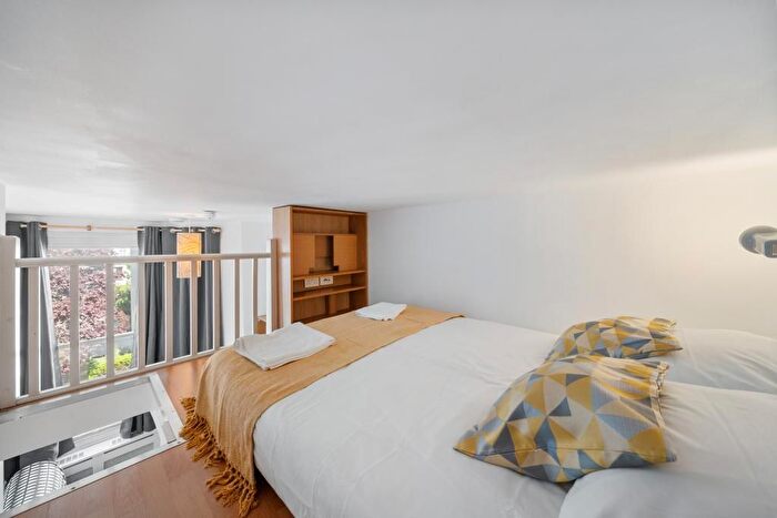 Studio To Rent In Fairholme Road, West Kensington, W14