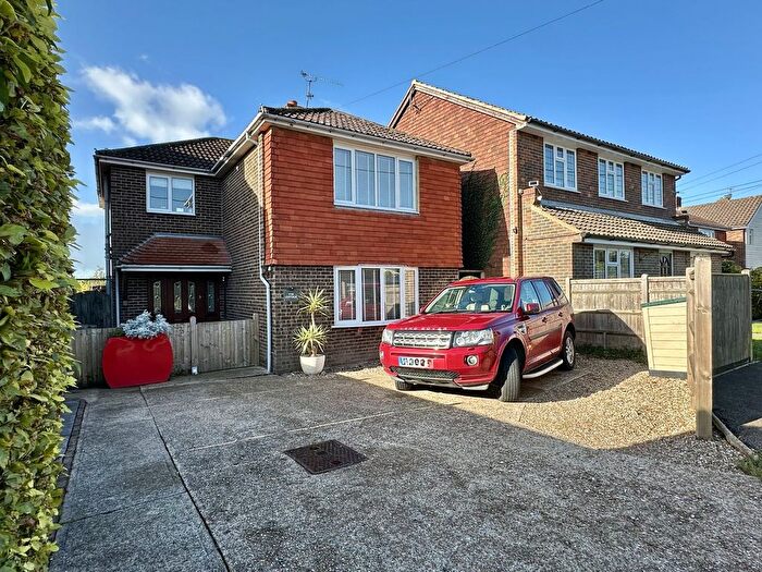3 Bedroom Detached House For Sale In High Street, Ninfield, Battle, TN33