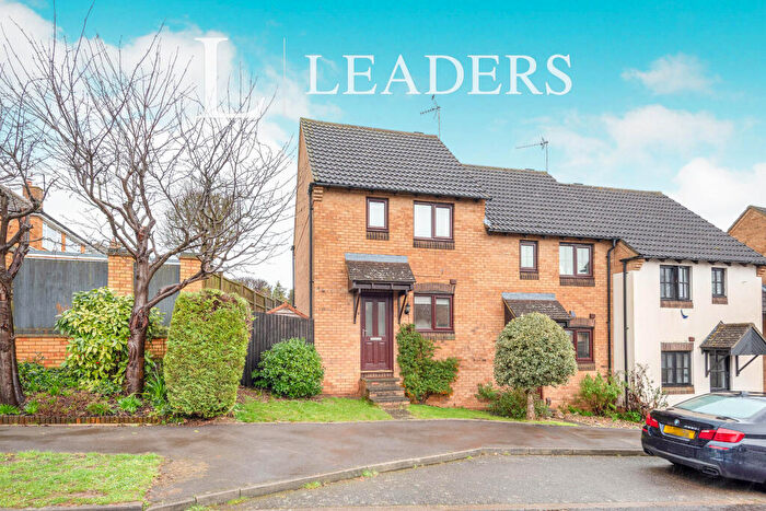 2 Bedroom End Of Terrace House To Rent In Chennells Close, Hitchin, SG4