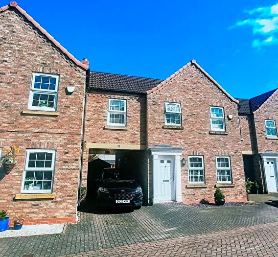 4 Bedroom Link Detached House For Sale In High Bow, Hornsea, HU18