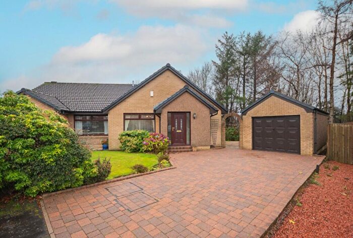 3 Bedroom Semi-Detached Bungalow For Sale In Baldorran Crescent, Glasgow, G68