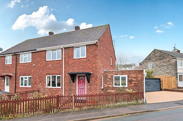 3 Bedroom Semi Detached House For Sale In Underwood Road, Bishopstoke, Hampshire, SO50