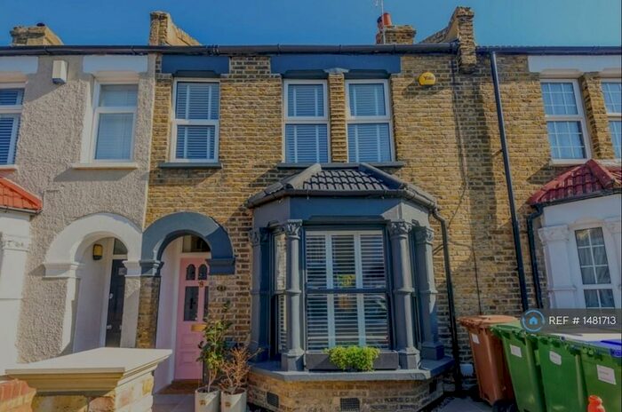 3 Bedroom Terraced House To Rent In Springfield Road, Welling, DA16