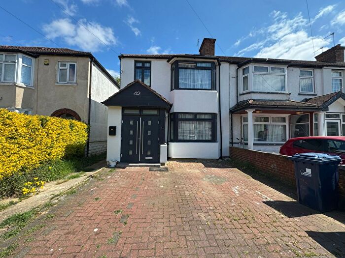 4 Bedroom Semi-Detached House To Rent In Southall, UB2