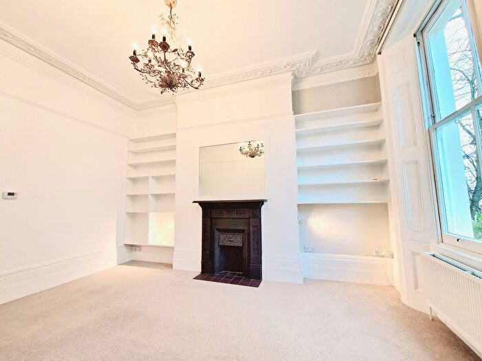 1 Bedroom Flat To Rent In Cambridge Gardens, London, W10