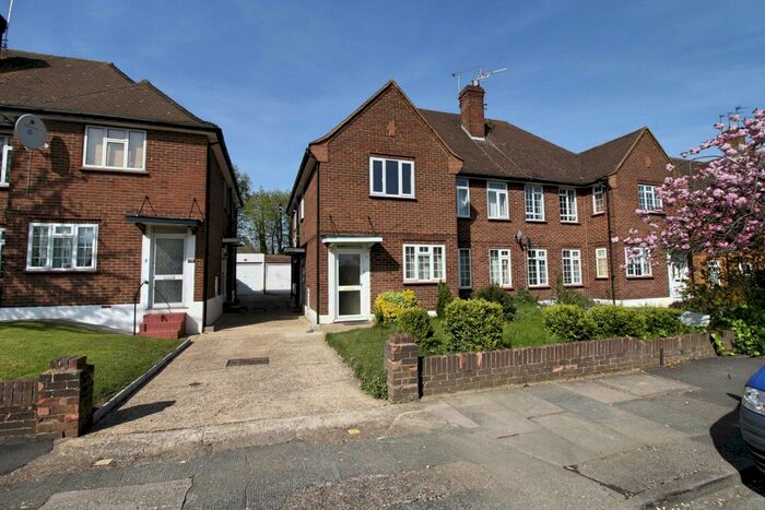 2 Bedroom Maisonette To Rent In Tolcarne Drive, Pinner, HA5