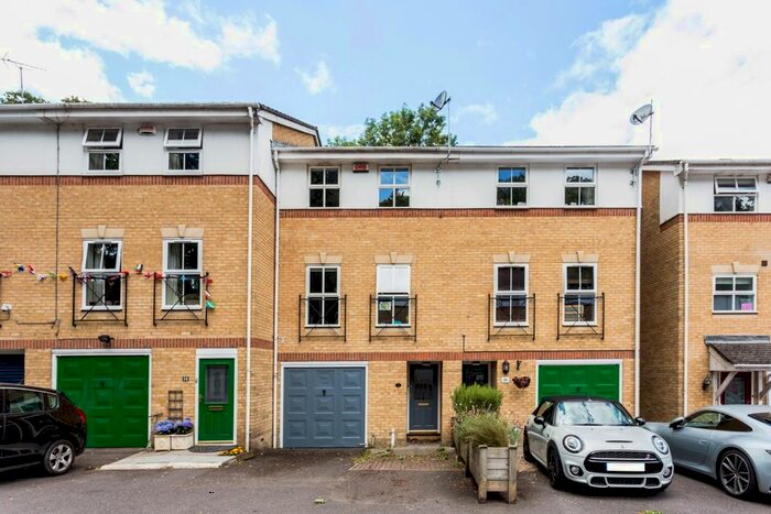 4 Bedroom Terraced House To Rent In Mill Pond Close, Sevenoaks, TN14
