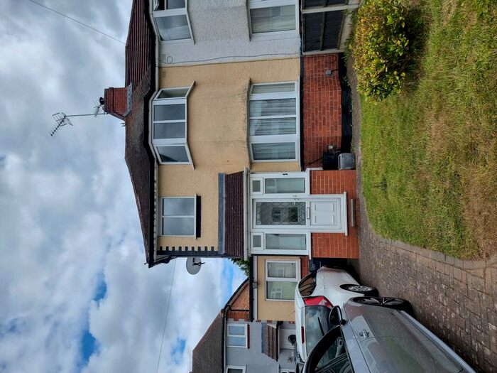 2 Bedroom Property To Rent In Insull Avenue, Birmingham, B14