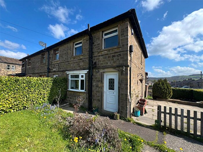 3 Bedroom End Of Terrace House For Sale In Grasscroft Road, Honley, Holmfirth, West Yorkshire, HD9