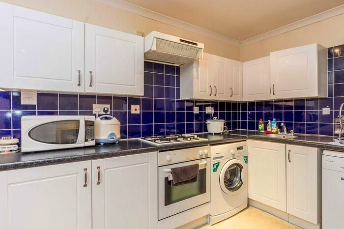 3 Bedroom Flat To Rent In Chalton Street, NW1